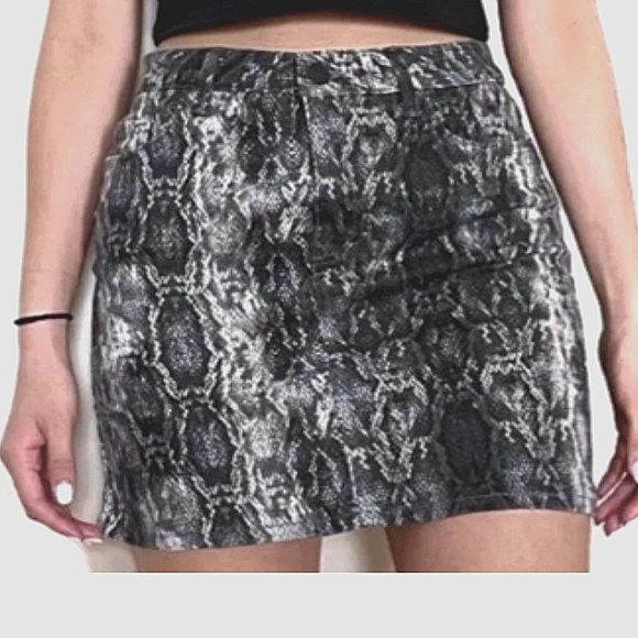 Zara Denim Snakeskin Pattern Jean Skirt - Picture 2 of 8